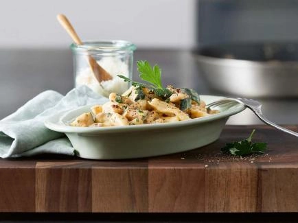 Cavatelli mit Tomaten-Ricotta und Zucchetti