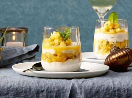 Mini-Tiramisu mit Mango und Passionsfrucht