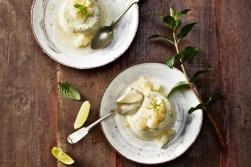 Limetten-Panna-Cotta mit Melonensalat