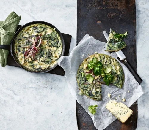 marktfrisch zwiebelfrittata mit blauschimmelkaese 011220