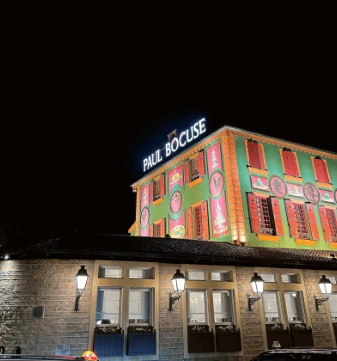 Mehr Tempel denn «Auberge»: das Restaurant Paul Bocuse .