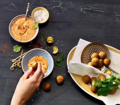 201704 falafel mit paprika tahin creme